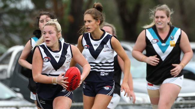 Jemma Cremore of Bundoora runs forward during NFL women's footy: Bundoora v St Mary's on Saturday, August 11, 2018, in Epping, Victoria, Australia. Picture: Hamish Blair