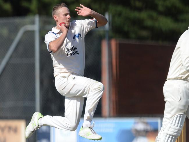 Jake Rigby hits the bowling crease. Picture: Chris Eastman/AAP