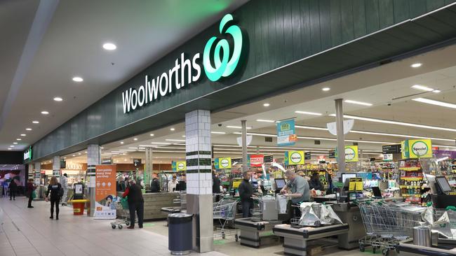 Coles and Woolies acted in lockstep, putting in place restrictions on essentials in a move partly founded on consumer psychology. Picture: NCA NewsWire / Dean Martin