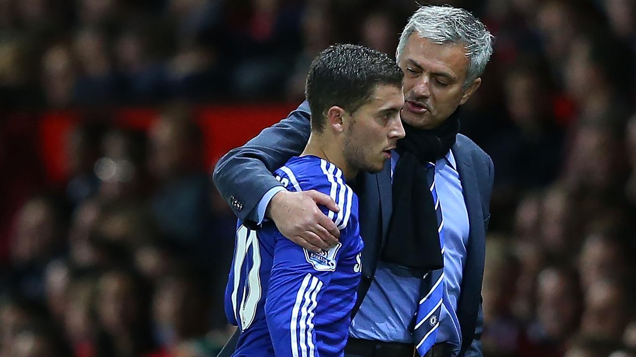 MANCHESTER, ENGLAND - OCTOBER 26: Chelsea Manager Jose Mourinho embraces Eden Hazard during the Barclays Premier League match between Manchester United and Chelsea at Old Trafford on October 26, 2014 in Manchester, England. (Photo by Alex Livesey/Getty Images)