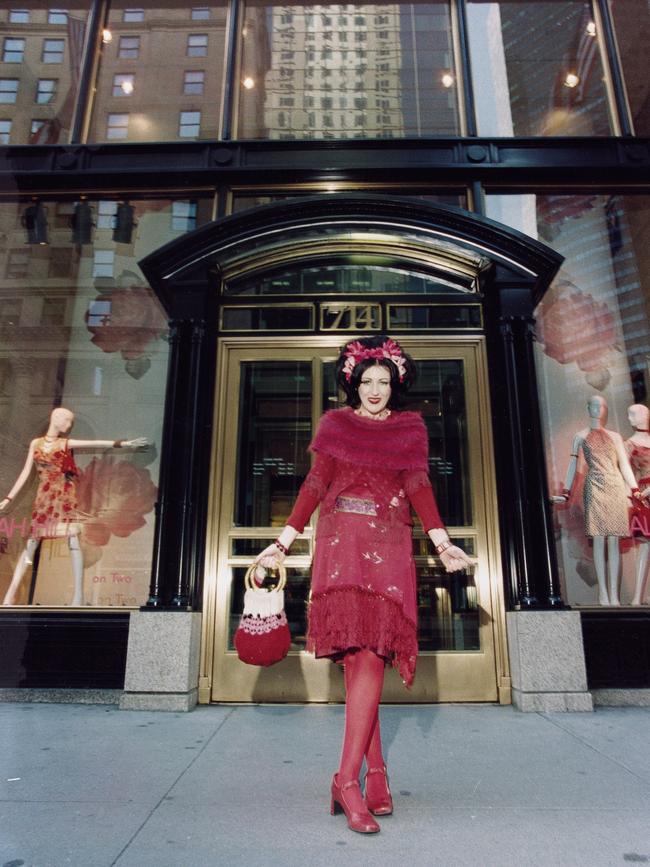 <s1/>                        <s1>Henri Bendel on Fifth Ave in New York City. “You can see my gorgeous designs in the window.”</s1>