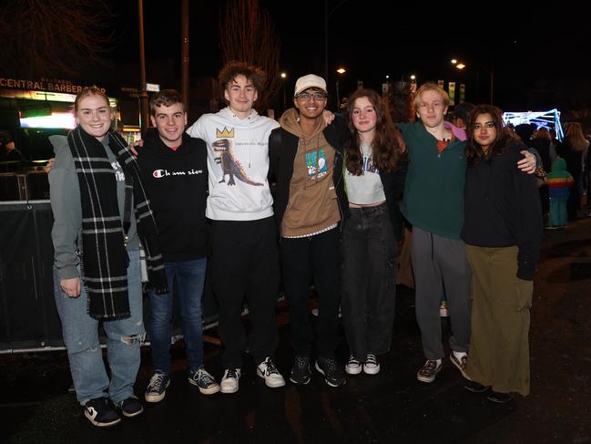 MELBOURNE, AUSTRALIA - JULY 26 2024 Penny, Max, Mitch, Geenuka, Anna, Charlie and Krsna Attend the Gippsland SnowFest held in Warragul. Picture: Brendan Beckett