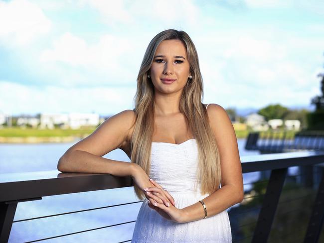 Taliya Thompson is a Gold Coast university student who says she had become accustomed to a line-free forehead since first getting Botox at 17. Pics Adam Head