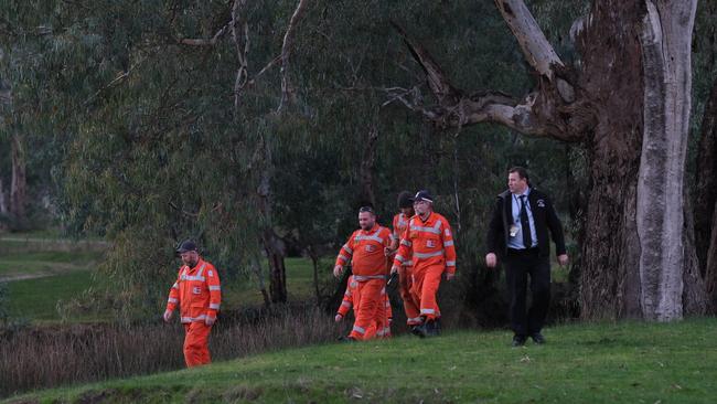 SES crews assist police with a search. Picture: Simon Dallinger