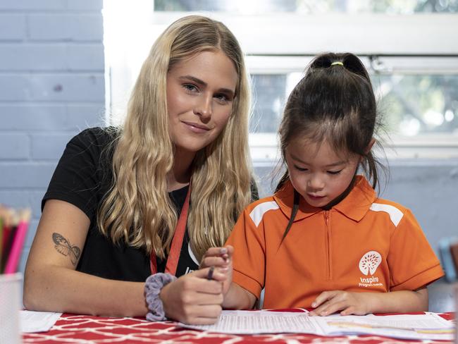 Shuhan Zheng, 5, and educator Alyssa Gittoes at Inspire Carlingford. Picture: NCA NewsWire/ Monique Harmer