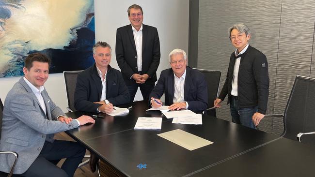 Alpha HPA Chief Operations Office Rob Williamson visited the Ebner-Fametec team in Austria recently to formally sign off on the announcement of their collaboration in the sapphire growth market.