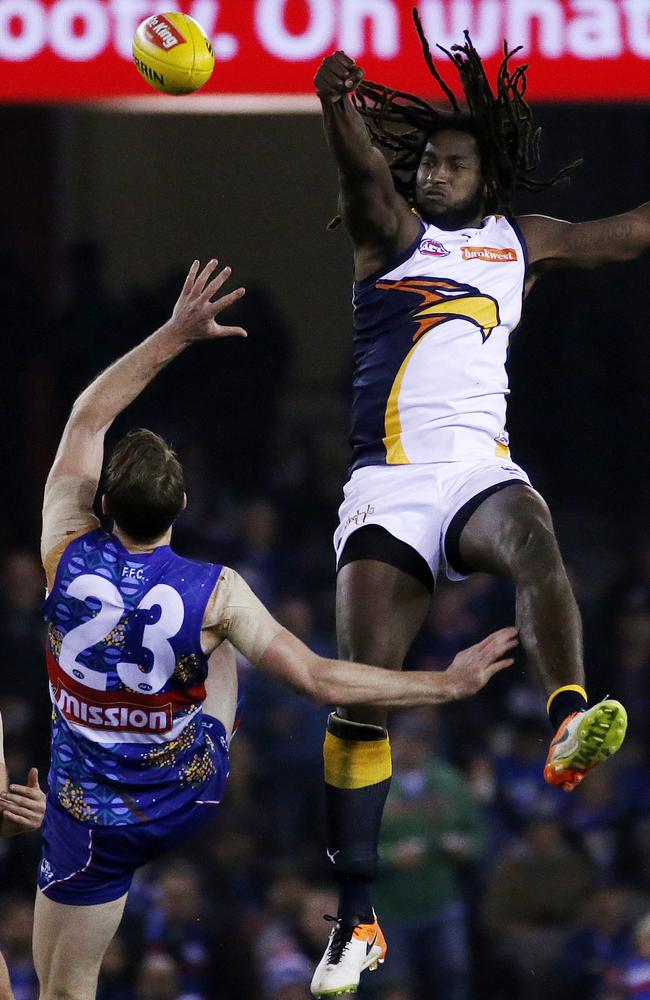 Nic Naitanui played on with a broken nose. Picture: Colleen Petch