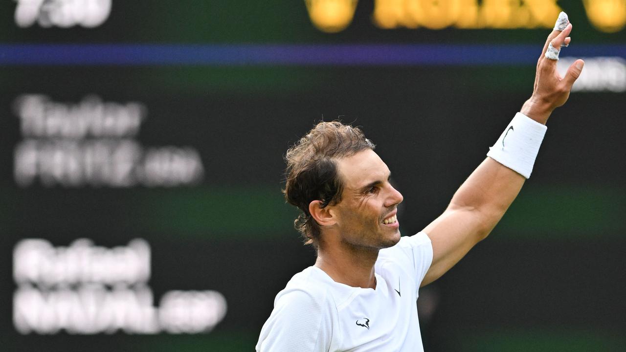 L'Espagnol Rafael Nadal célèbre sa victoire sur le joueur américain Taylor Fritz.