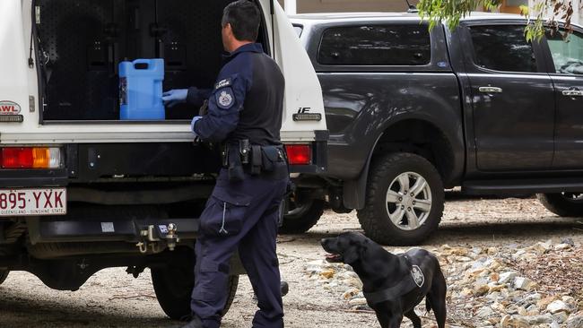 AFP officers and a police technology detector dog were seen searching the Wonthaggi house of Erin Patterson on November 2. Picture: NCA NewsWire/ Ian Currie