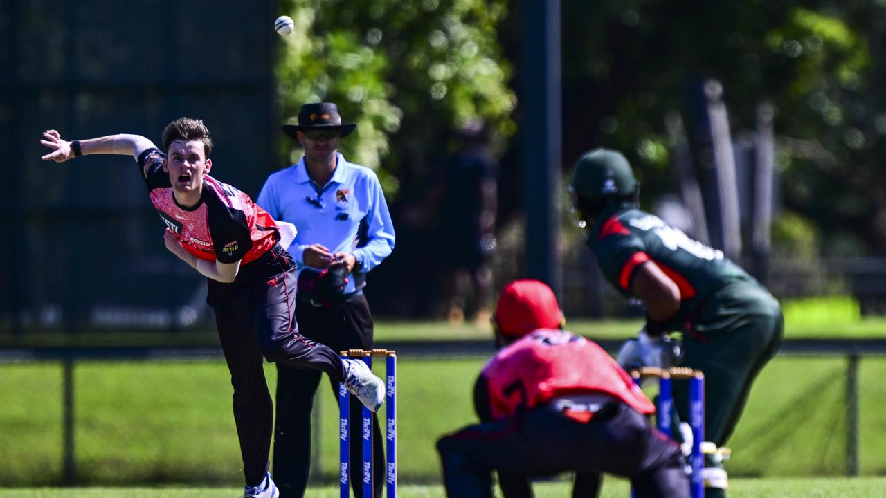 Geelong product Callum Stow bowls against Bangladesh for the Melbourne Renegades Academy. Picture: NT Cricket.