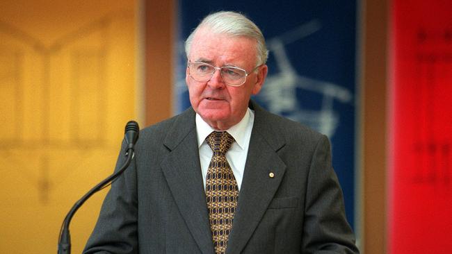 Former Governor-General Sir William Deane during the opening of the City West campus of the University of SA in 1997.