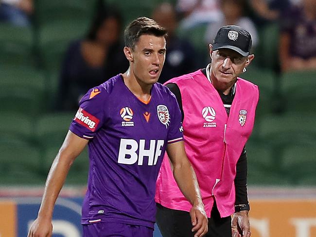 Chris Ikonomidis of Perth Glory leaves the field with an injury during the Round 17 A-League match between Perth Glory and Melbourne Victory at HBF Park in Perth, Saturday, February 1, 2020. (AAP Image/Gary Day) NO ARCHIVING, EDITORIAL USE ONLY