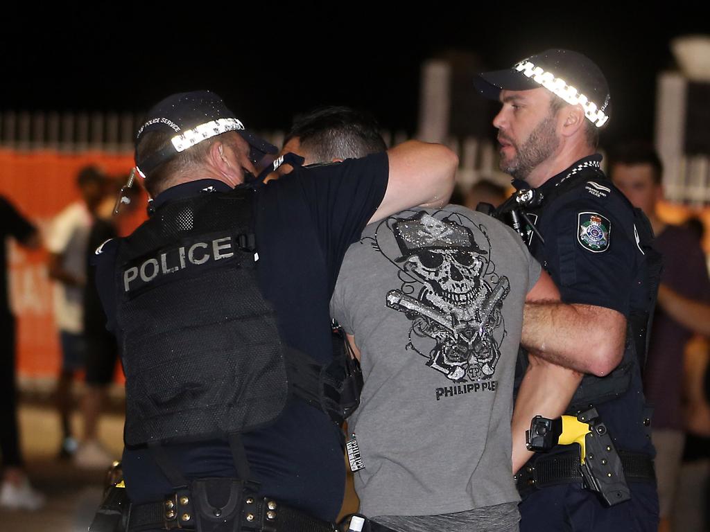 Schoolies Gold Coast 2020 Police Warn Of Massive Fines Gold Coast Bulletin 