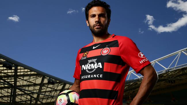 Topor-Stanley leaves a big hole in the Wanderers defence. (Photo by Matt King/Getty Images.