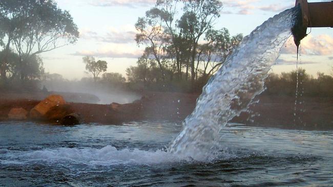 Southwest Queensland town’s water restrictions after multiple bores close