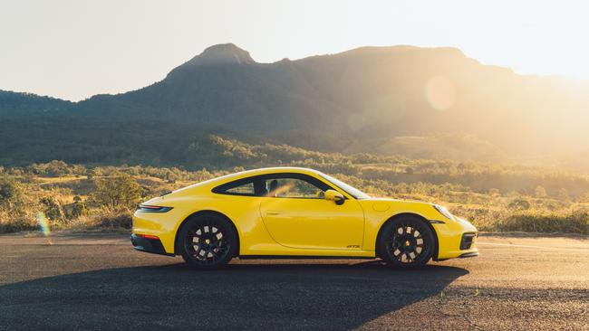 It features a seven-speed manual gearbox.