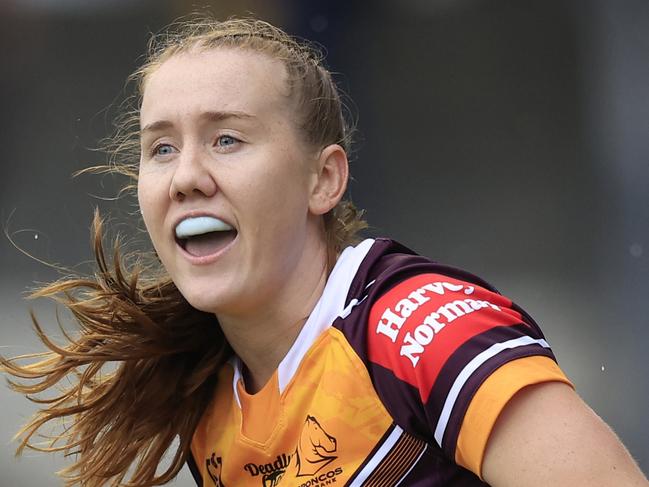 WOLLONGONG, AUSTRALIA - MARCH 06: Tamika Upton celebrates a try during the round two NRLW match between the Newcastle Knights and the Brisbane Broncos at WIN Stadium, on March 06, 2022, in Wollongong, Australia. (Photo by Mark Evans/Getty Images)