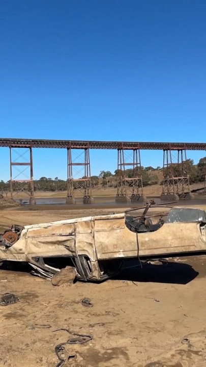 Werribee River a dumping ground for torched cars