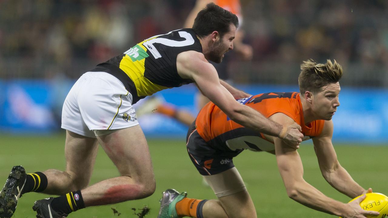 A number of umpiring decisions confused both coaches. Photo: AAP Image/Craig Golding