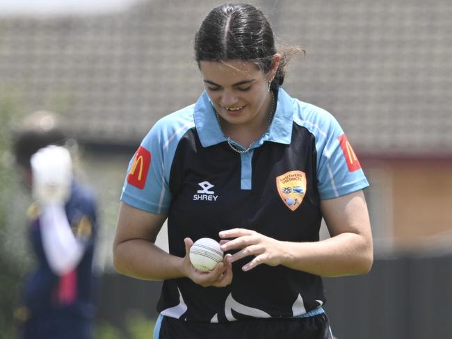 QUEANBEYAN, AUSTRALIA. DECEMBER 19, 2023: 10 Natalia Egan (Bowling). Southern Districts U16 (Fielding/ light blue) vs Riverina (Batting / red&blue) during the Mcdonald's Under 16 Female Country Championships at Freebody Ovals, Queanbeyan New South Waless. Picture: Martin Ollman