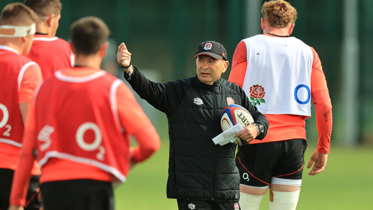 Eddie Jones, the England head coach issues instructions during the England training session held at King's House School Sports Ground on May 24, 2022 in Chiswick, England. (Photo by David Rogers/Getty Images)