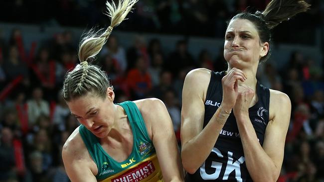 Caitlin Bassett and Anna Harrison during the last Constellation Cup.