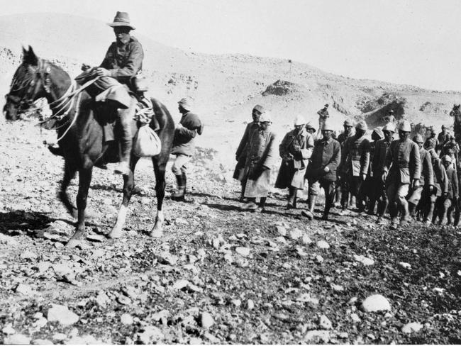 Around 2000 Turkish soldiers were taken prisoner.