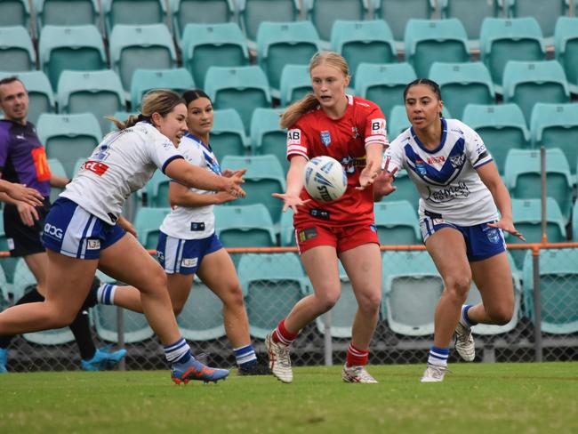 Chelsea Savill looks for support. Picture: Sean Teuma/NewsLocal