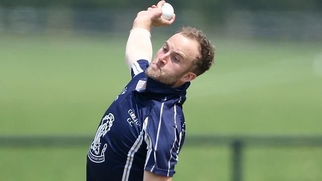 Cameron Stevenson in action for Carlton.