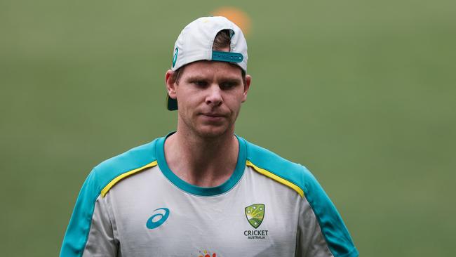 Steve Smith leaves the Adelaide Oval. Picture: Daniel Kalisz/Getty Images