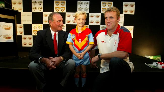 Immortal Reg Gasnier (L) and Dragons great Mark Gasnier (R) with Reg's grandson Jack Williams. Picture Brett Costello.