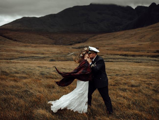 Photographer Radu Benjamin photographed this couple kissing each other at Isle of Skye in the United Kingdom.