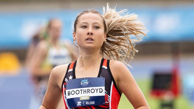 26th September 2022. News Local. Sport.Sydney Olympic Park, Sydney, NSW, Australia.NSW All Schools Athletics. Pics by Julian Andrews.Action pics from NSW All Schools Athletics.Pic Shows Ivy Bothroyd winning her heat in the girls 800m 15 years.