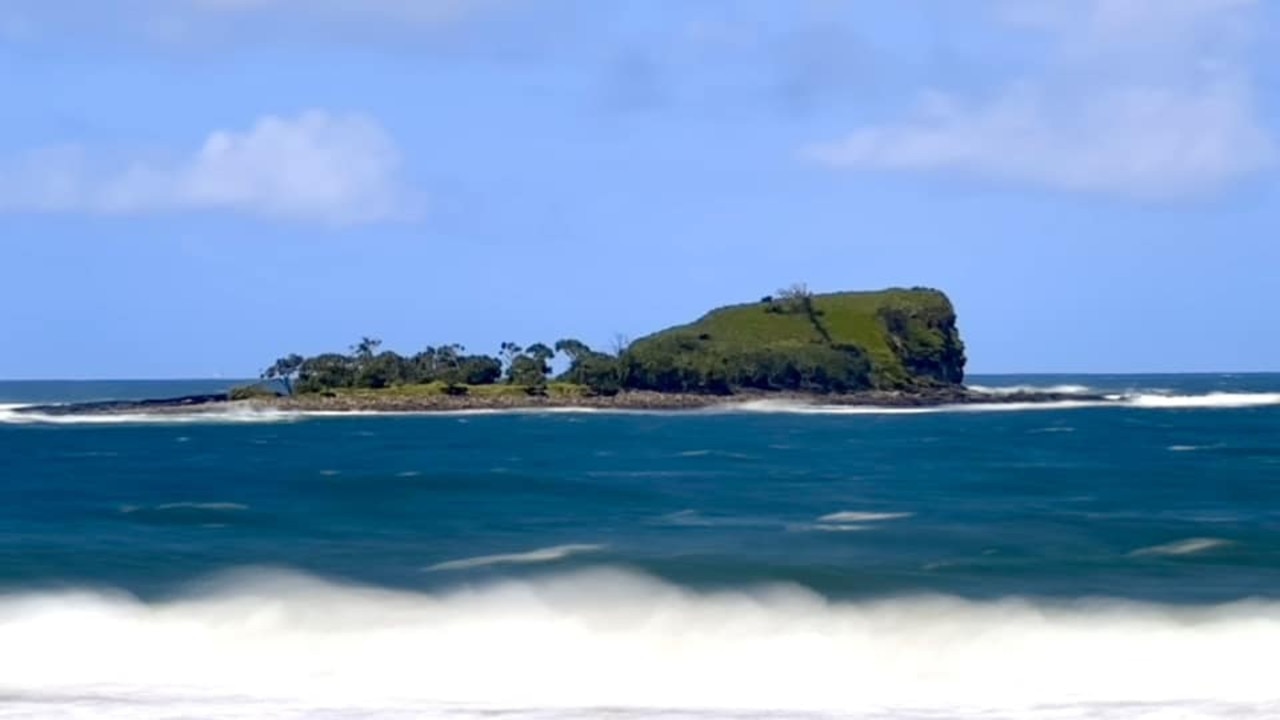 Old Women Island Mudjimba beach – Photo: Chantelle Niebling