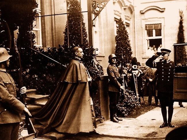  Pope Pius XII visits Berlin in 1939. 