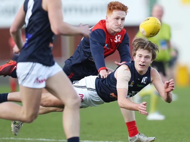 Bailey Gillow dives for a mark. Picture: Nikki Davis-Jones