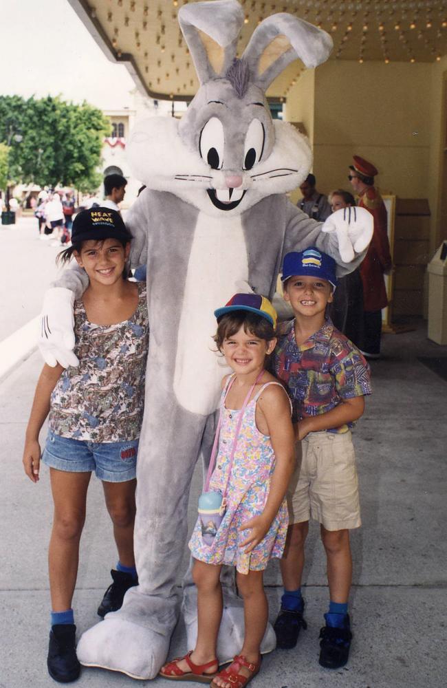 Copy pic Hillcrest murder victims Andrew May, Lisa May &amp; Natalie May with Bugs Bunny. crime qld 1996 - Peter May murderer