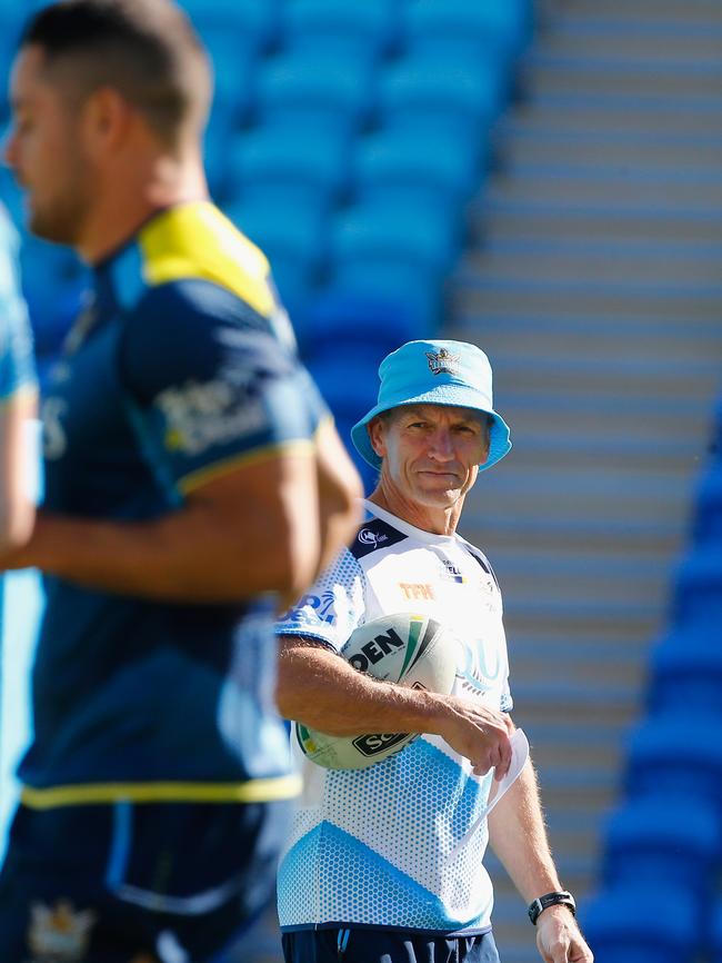 The relationship between Neil Henry and Jarryd Hayne has deteriorated.