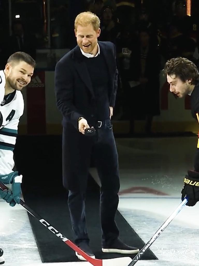 The duke took part in the ceremonial puck drop. Picture: X/Canucks