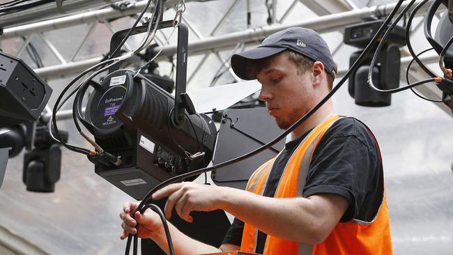 SYDNEY, AUSTRALIA - NewsWire Photos OCTOBER 16 , 2024: Generic Photos of Workers at Work. Lighting technician. Picture: NewsWire / John Appleyard