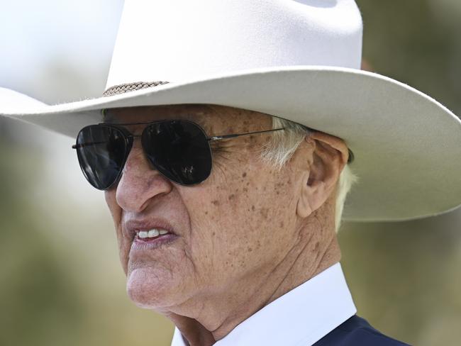 CANBERRA, Australia - NewsWire Photos - October 7, 2024: Bob Katter MP joins thousands of attendees gather at Parliament House in Canberra taking an historic stand against antisemitism and to stand in support of Israel.  Picture: NewsWire / Martin Ollman