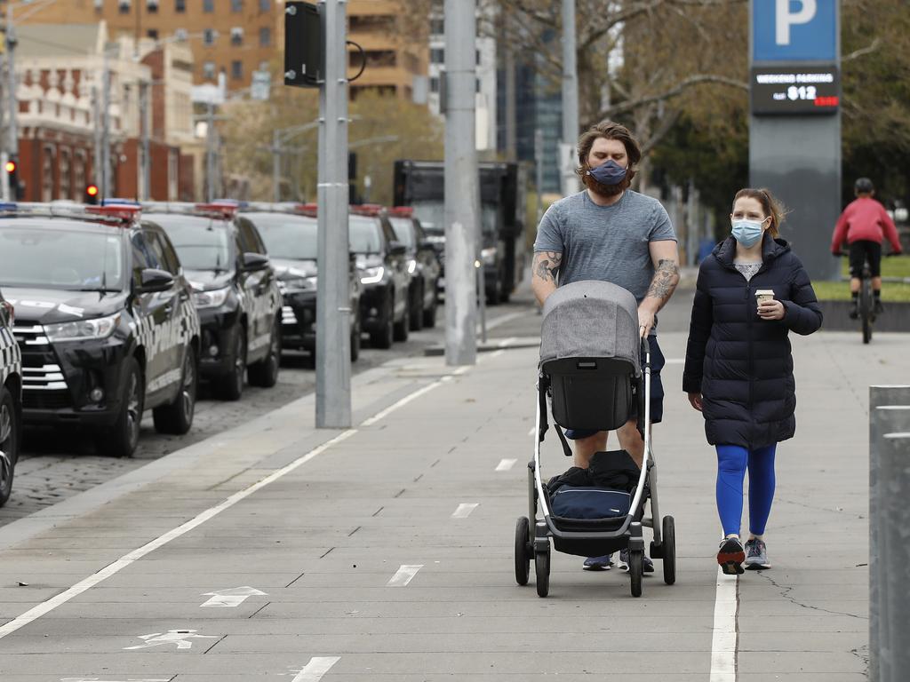 From midnight, Sunday September 13, Melburnians will be allowed to exercise outside for two hours a day instead of one, as curfew is eased slightly. Picture: NCA NewsWire / Daniel Pockett