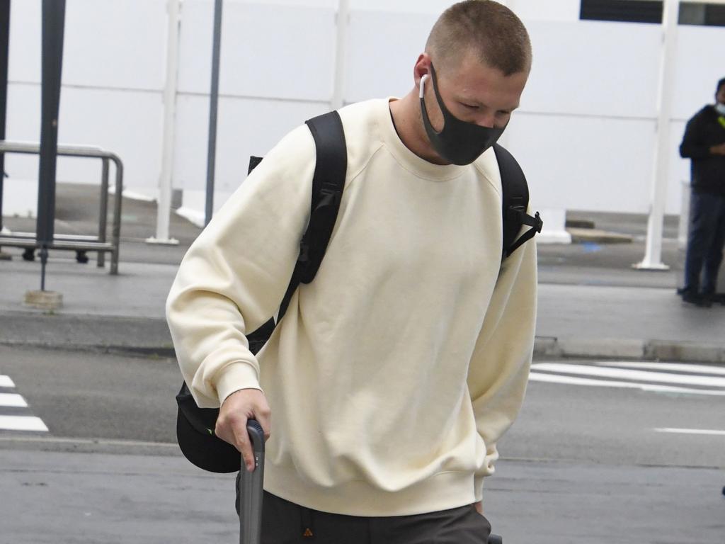 Jordan de Goey at Sydney Airport after flying back to Australia from Los Angeles.