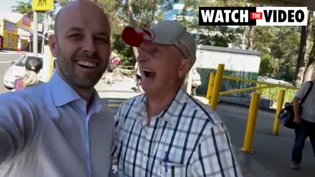 Liberal candidate for Bennelong appears in video with 'barking dog man'