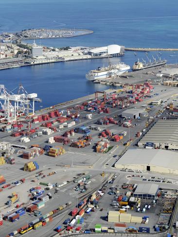 Fremantle port will be connected to the airport in Perth as part of a $1.6 billion link.