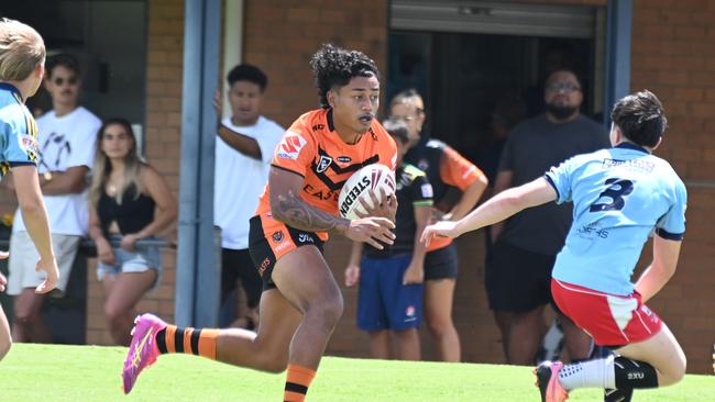 Jahzayis Perenara-Livapulu on the move this year for the Tigers. Picture, John Gass