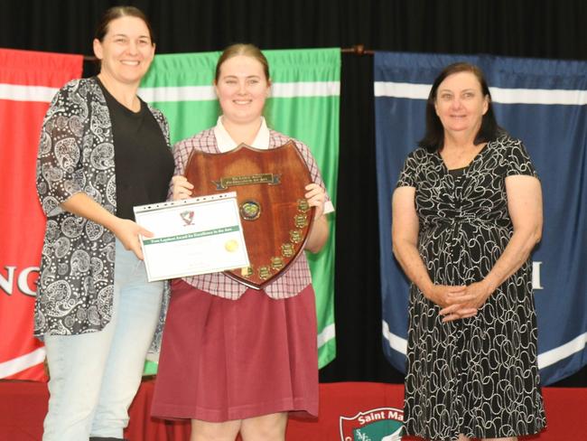 Saint Mary’s Catholic College 2023 Tom Lambert Award for Excellence in the Arts. Dance Teacher Ally Walker, Mikayla Ward and Curriculum Leader Carolyn Nelson.