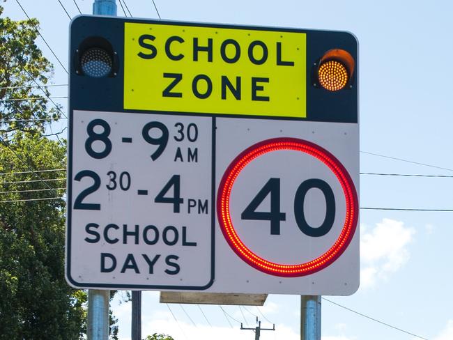 flashing 40k school zone sign  harbour drive.Photo: Trevor Veale / The Coffs Coast Advocate