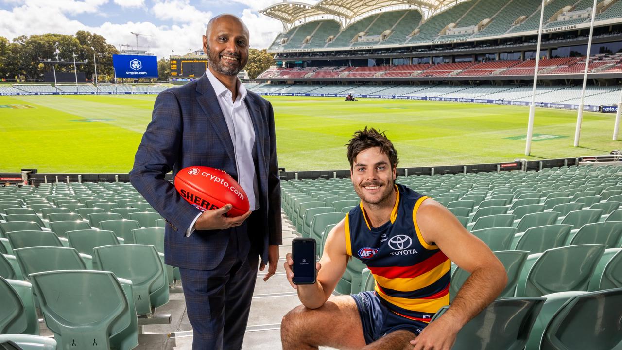 Crypto.com Pay comes to Adelaide Oval. Karl Mohan &amp; Darcy Fogarty. Picture: James Elsby