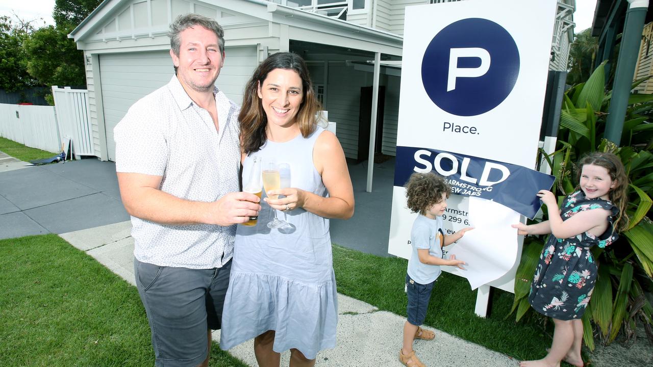 Andrew and Amy Coady with their kids Henry, 3, and Alice, 7, sold their house for $1,720,000 at Auction. Picture: Steve Pohlner